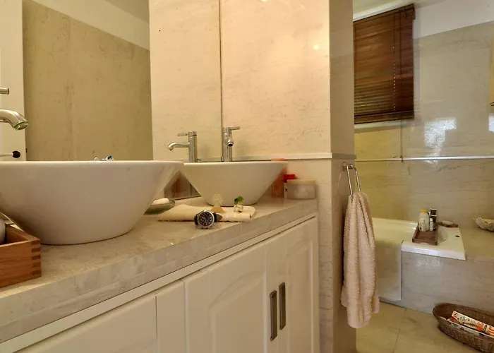 Portico Private With Pool | Corfu レフキンミ