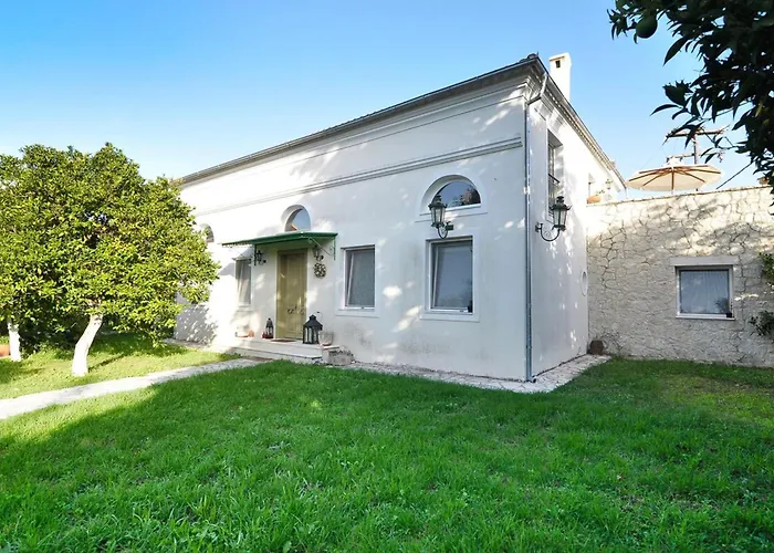 Portico Private With Pool | Corfu レフキンミ